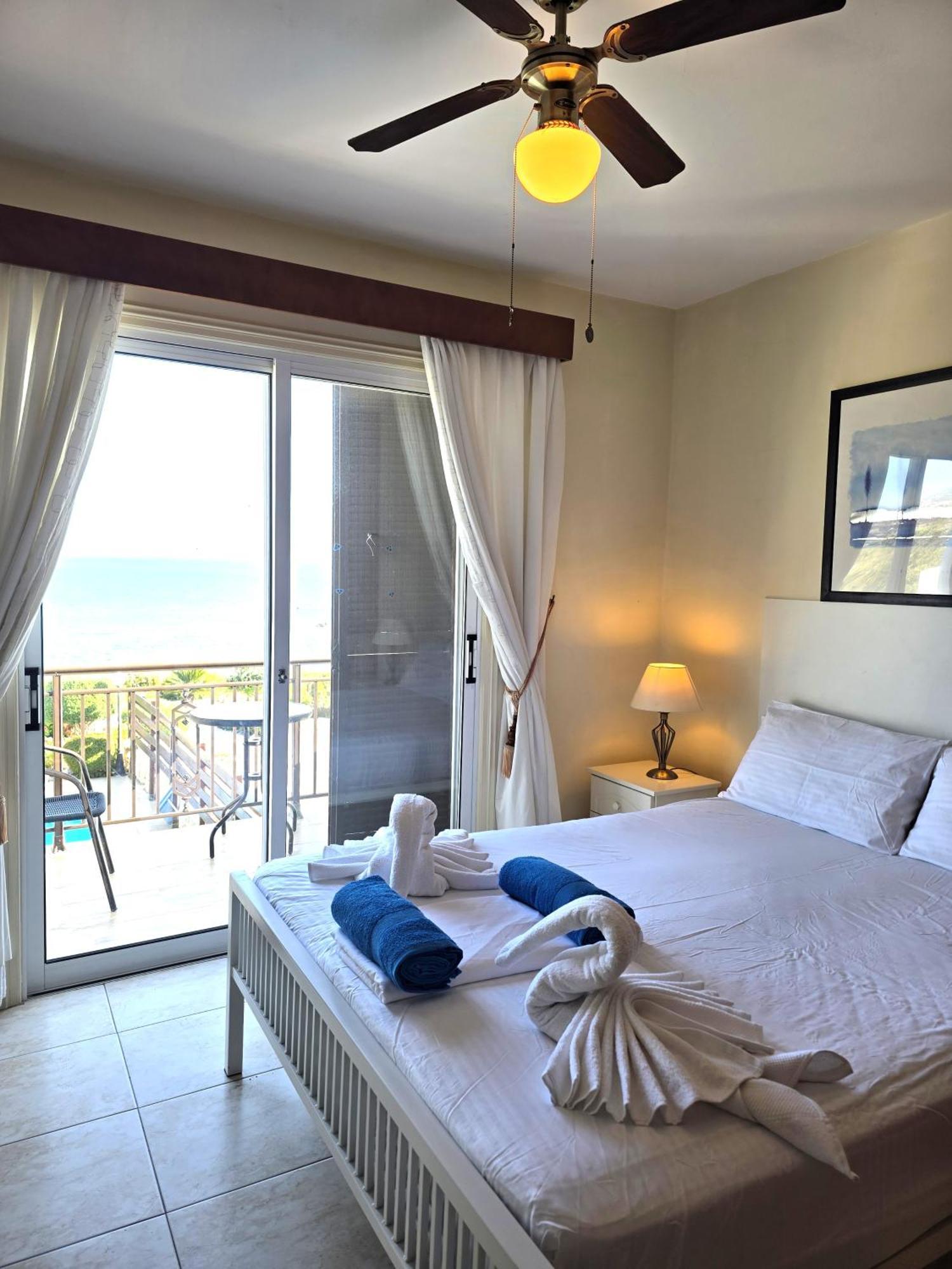H&O Sunrise Villa In Coral Bay! Buitenkant foto
